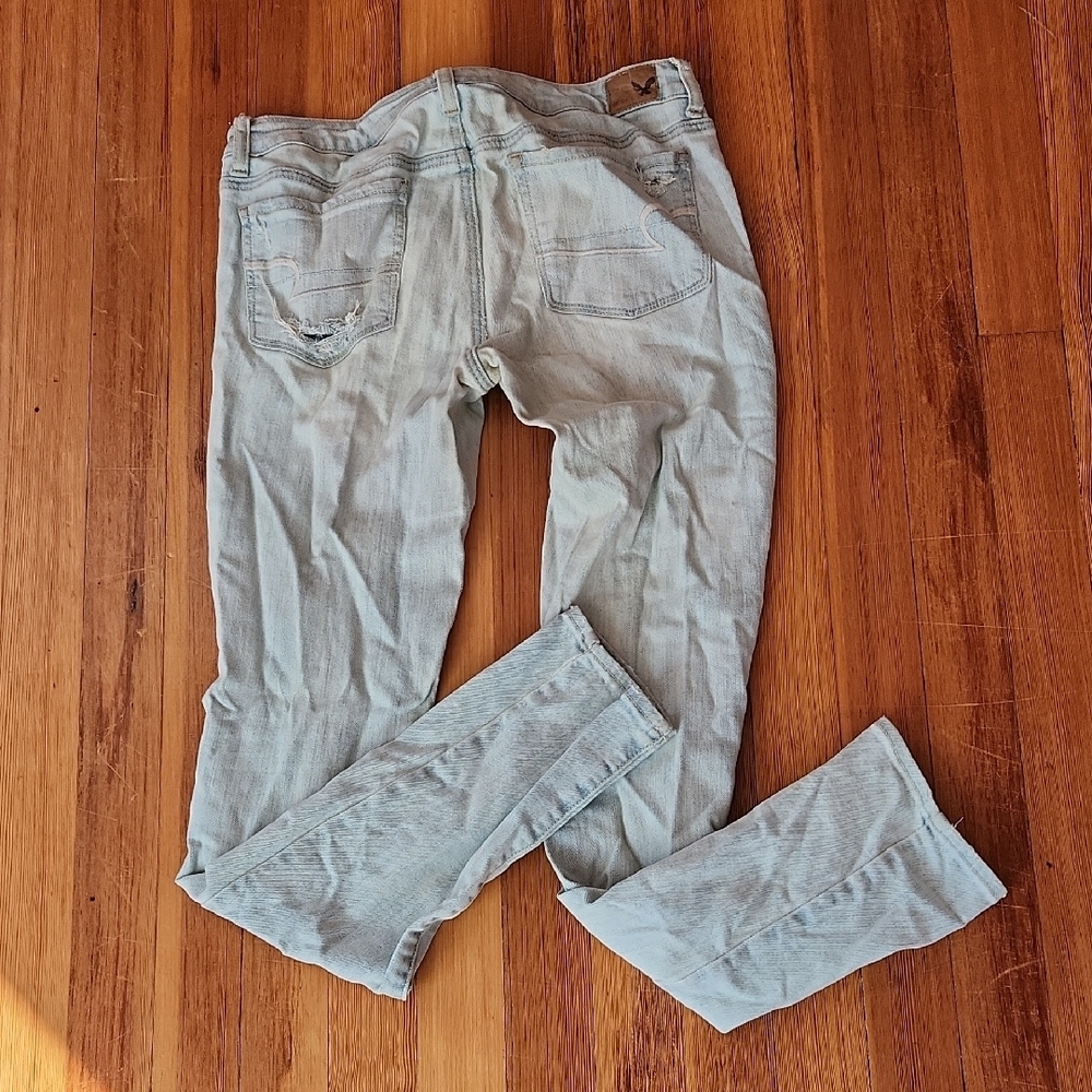 American Eagle Outfitters Light Blue Distressed Jeans (Skinny Stretch) - Picture 4 of 5